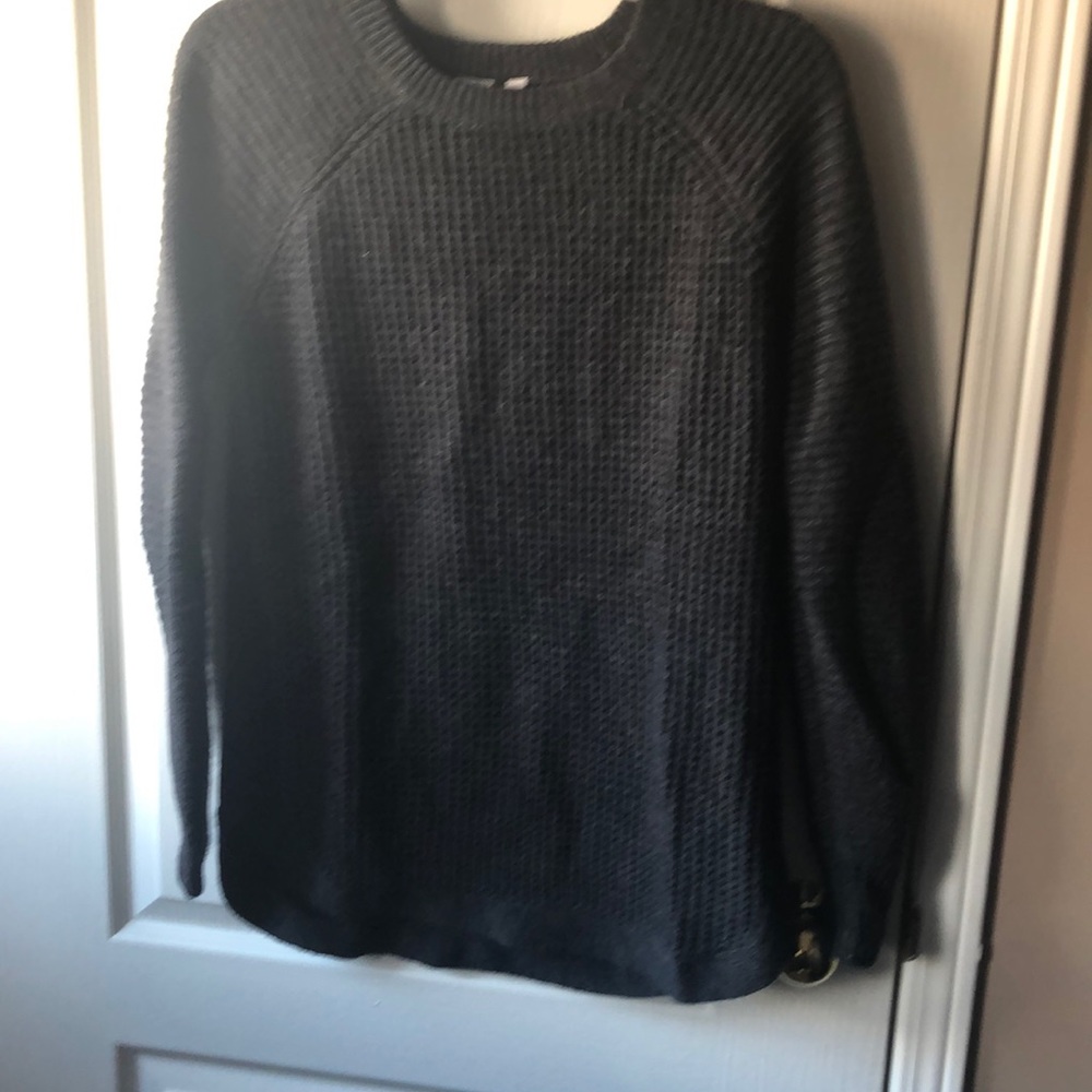 Cute Sweater size medium
